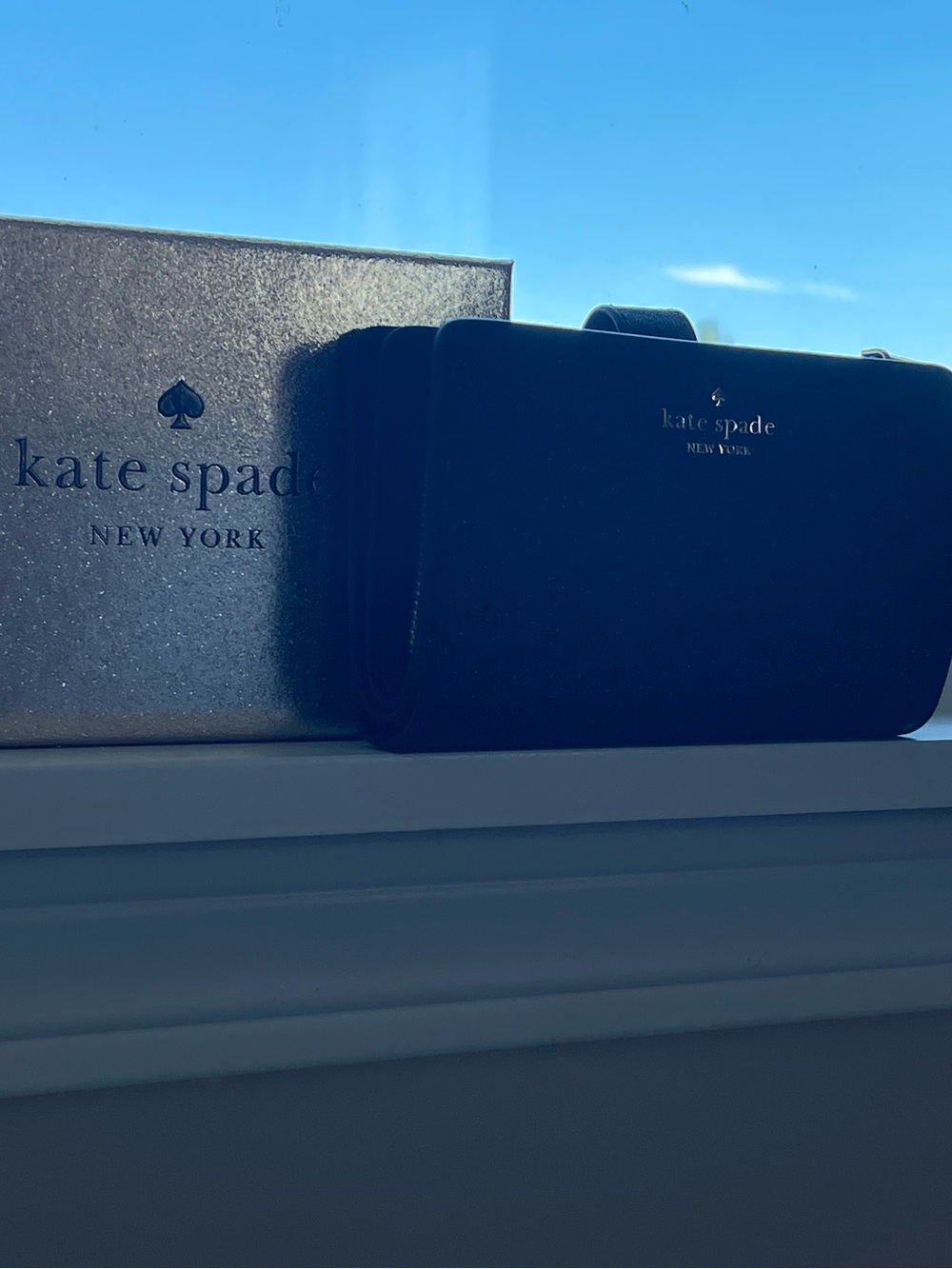 Kate Spade Sparkly Wallet w box